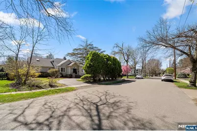 19 Central Avenue, Demarest, NJ 07627 - Photo 2