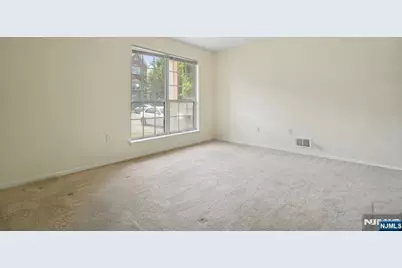 14 Walnut Street, Jersey City, NJ 07305 - Photo 12