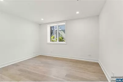 320 Bolz Street, Englewood Cliffs, NJ 07632 - Photo 22