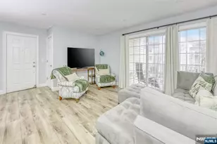 667 Juniper Way 667, Mahwah, NJ 07430 - Photo 4