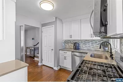 404 Simons Avenue, Hackensack, NJ 07601 - Photo 8