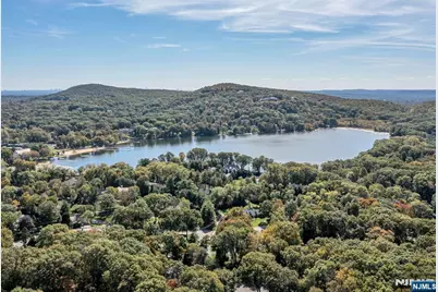 220 Ottowa Lane, Franklin Lakes, NJ 07417 - Photo 48