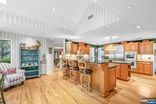 220 Ottowa Ln, Franklin Lakes, NJ 07417 - Photo 18