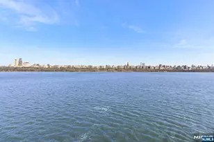 404 Jefferson Ct Ph4, Edgewater, NJ 07020 - Photo 12