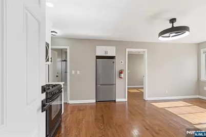 293 Center Street 2nd Floor #2nd Floor, Orange, NJ 07050 - Photo 6