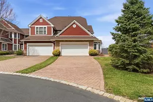 19 Rockhall Ct, Hamburg, NJ 07419 - Photo 2