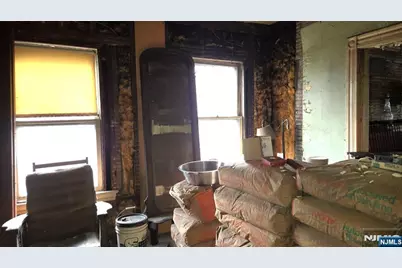 163 Hamilton Avenue, Hasbrouck Heights, NJ 07604 - Photo 6