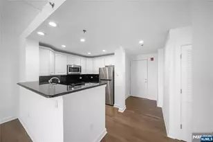 6408 City Pl, Edgewater, NJ 07020 - Photo 4