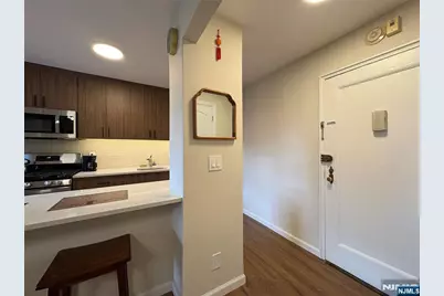 2329 Hudson Terrace C3 #C3, Fort Lee, NJ 07024 - Photo 6