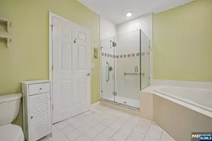 1403 Pointe Gate Dr, Livingston, NJ 07039 - Photo 14