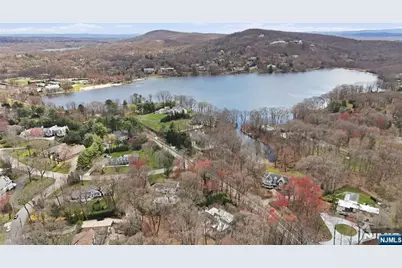 947 Franklin Lake Road, Franklin Lakes, NJ 07417 - Photo 4