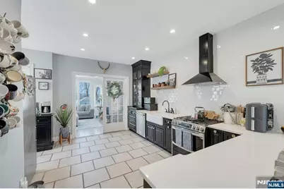 158 Carmita Avenue, Rutherford, NJ 07070 - Photo 10