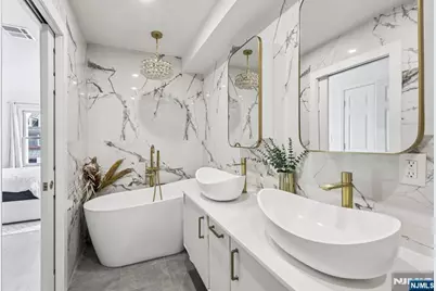 458 Buffalo Court 458 #458, West New York, NJ 07093 - Photo 20