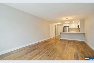 403 Hancock Court 403 #403, Edgewater, NJ 07020 - Photo 2