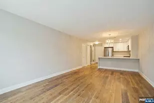 403 Hancock Ct 403, Edgewater, NJ 07020 - Photo 2