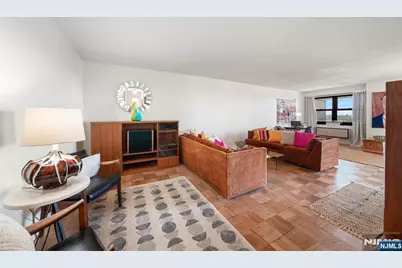 7855 Boulevard 1106 #1106, North Bergen, NJ 07047 - Photo 4