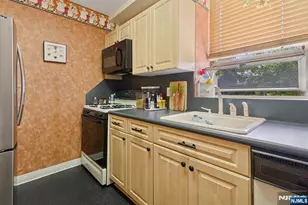 4 Horizon Rd, Fort Lee, NJ 07024 - Photo 20