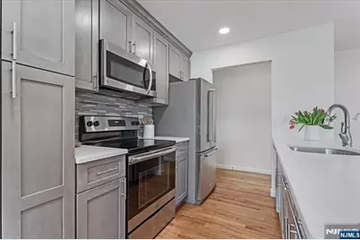 364 E Ridgewood Avenue 6 #6, Ridgewood, NJ 07450 - Photo 12