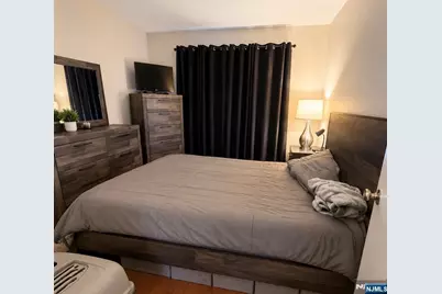 25 Holland Street, Newark, NJ 07103 - Photo 6