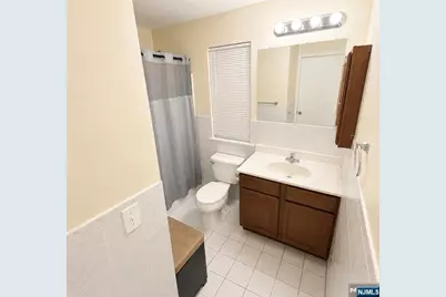 25 Holland Street, Newark, NJ 07103 - Photo 10