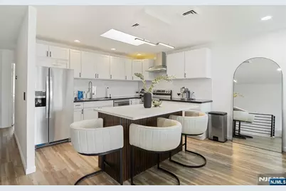 300 Gorge Road 36 #36, Cliffside Park, NJ 07010 - Photo 4