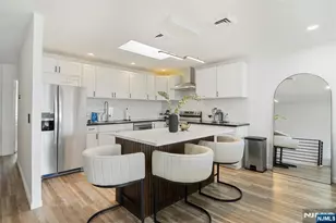 300 Gorge Road 36, Cliffside Park, NJ 07010 - Photo 4