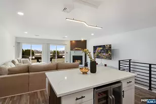 300 Gorge Road 36, Cliffside Park, NJ 07010 - Photo 6