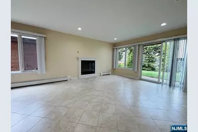 2411 6th Street B #B, Fort Lee, NJ 07024 - Photo 2