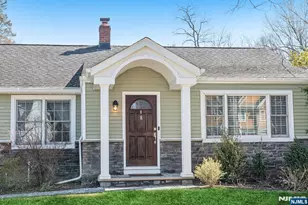 8 Prescott Rd, Ho Ho Kus, NJ 07423 - Photo 2