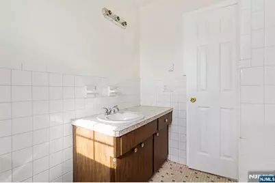 145 Arnot Street 4B #4B, Lodi, NJ 07644 - Photo 16