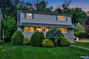 8 Royal Ave, Hawthorne, NJ 07506 - Photo 2