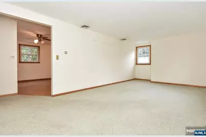 8 Royal Avenue, Hawthorne, NJ 07506 - Photo 20