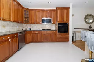 97 Winged Foot Dr 101, Livingston, NJ 07039 - Photo 18