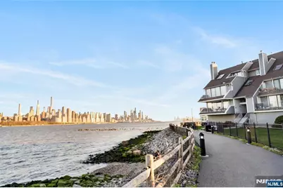 8C Cove Lane, North Bergen, NJ 07047 - Photo 30
