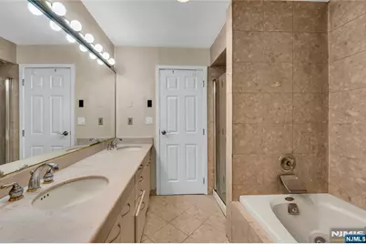 8C Cove Lane, North Bergen, NJ 07047 - Photo 14