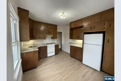 102 S Maple Avenue 3 #3, Ridgewood, NJ 07450 - Photo 2