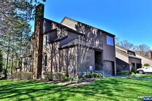 42 Bellgrove Dr, Mahwah, NJ 07430 - Photo 2