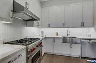 3 Somerset Ln 109, Edgewater, NJ 07020 - Photo 14