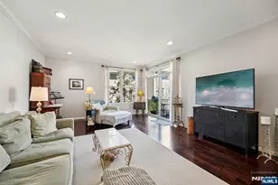 428 Newburgh Ct, West New York, NJ 07093 - Photo 4