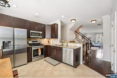 428 Newburgh Court, West New York, NJ 07093 - Photo 10