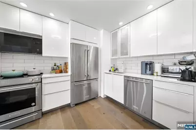 1077 River Road Ph 13 #PH 13, Edgewater, NJ 07020 - Photo 6