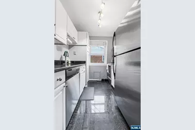 162 Belleville Avenue 1A #1A, Bloomfield, NJ 07003 - Photo 6