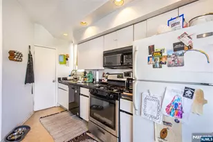 24 Pleasant Ave, Clifton, NJ 07013 - Photo 4