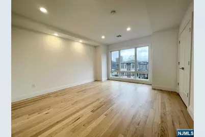 211 Slocum Way B #B, Fort Lee, NJ 07024 - Photo 6