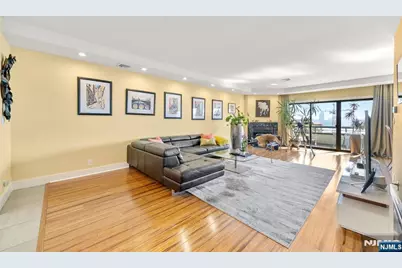 300 Gorge Road 58 #58, Cliffside Park, NJ 07010 - Photo 18