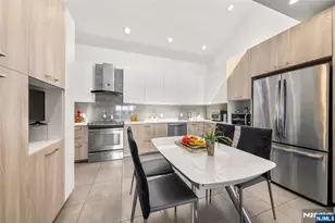 300 Gorge Road 58, Cliffside Park, NJ 07010 - Photo 8