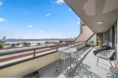 300 Gorge Road 58 #58, Cliffside Park, NJ 07010 - Photo 12