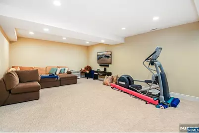 506 Julie Court, Wyckoff Township, NJ 07481 - Photo 28