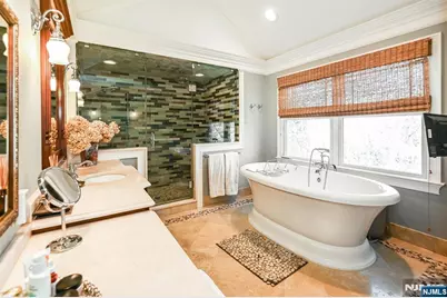 506 Julie Court, Wyckoff Township, NJ 07481 - Photo 24