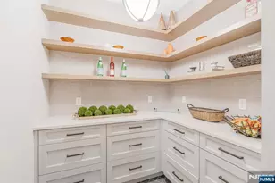 390 Lavelle Ct, Wyckoff Township, NJ 07481 - Photo 14